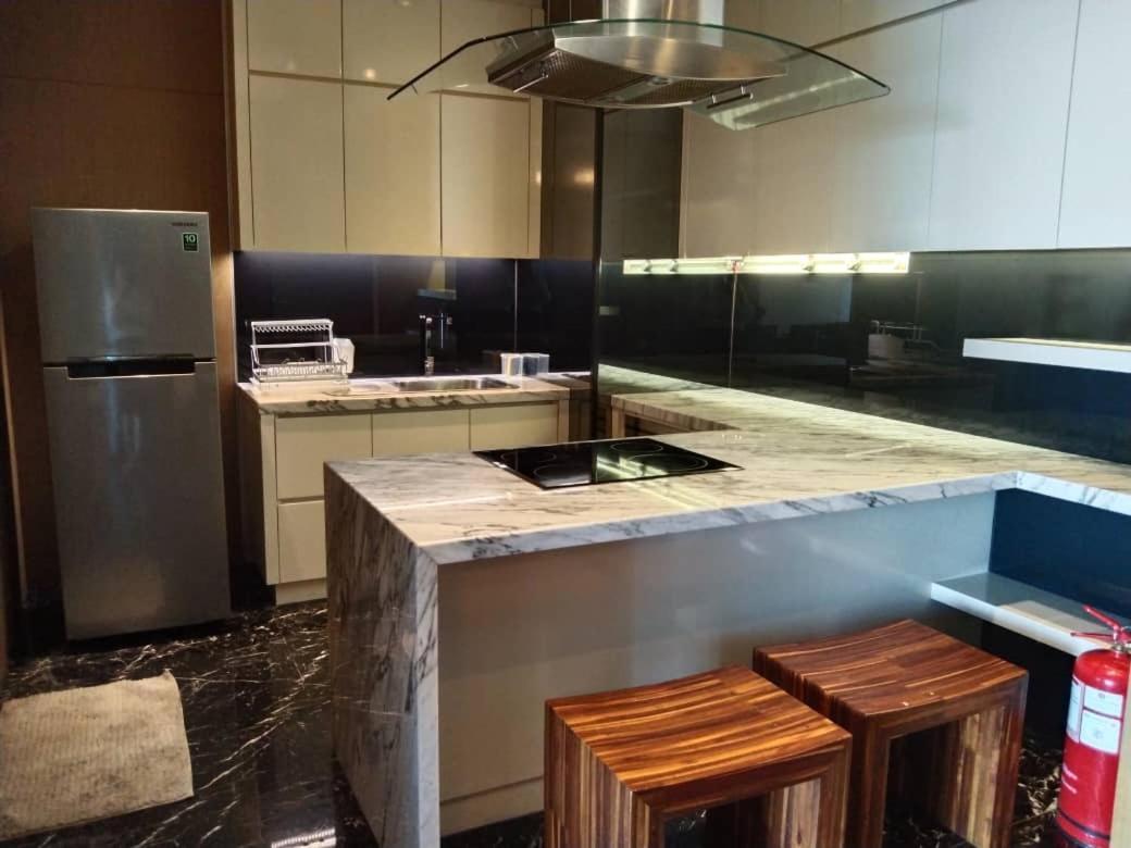 B.Suites 21 Kota Kinabalu Kültér fotó